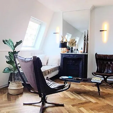 Appartement Warm Bright Flat On Roofs Of Paris, Eiffel Tower *