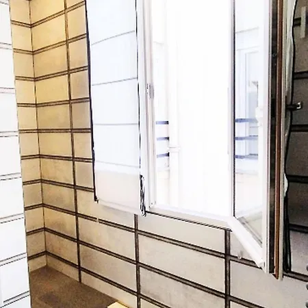 Appartement Warm Bright Flat On Roofs Of Paris, Eiffel Tower *