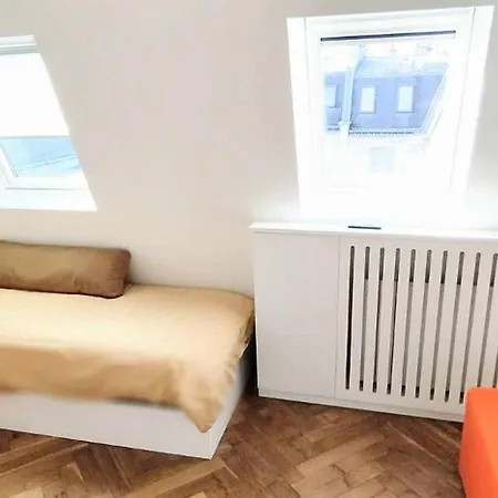 Appartement Warm Bright Flat On Roofs Of Paris, Eiffel Tower *