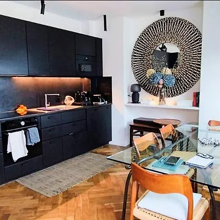 Warm Bright Flat On Roofs Of Paris, Eiffel Tower Appartement